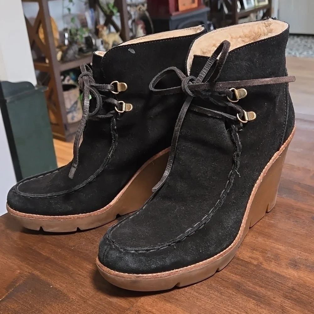 Michael Kors Suede Sherpa Wedge Boots Womens Size 9 Made in Brazil